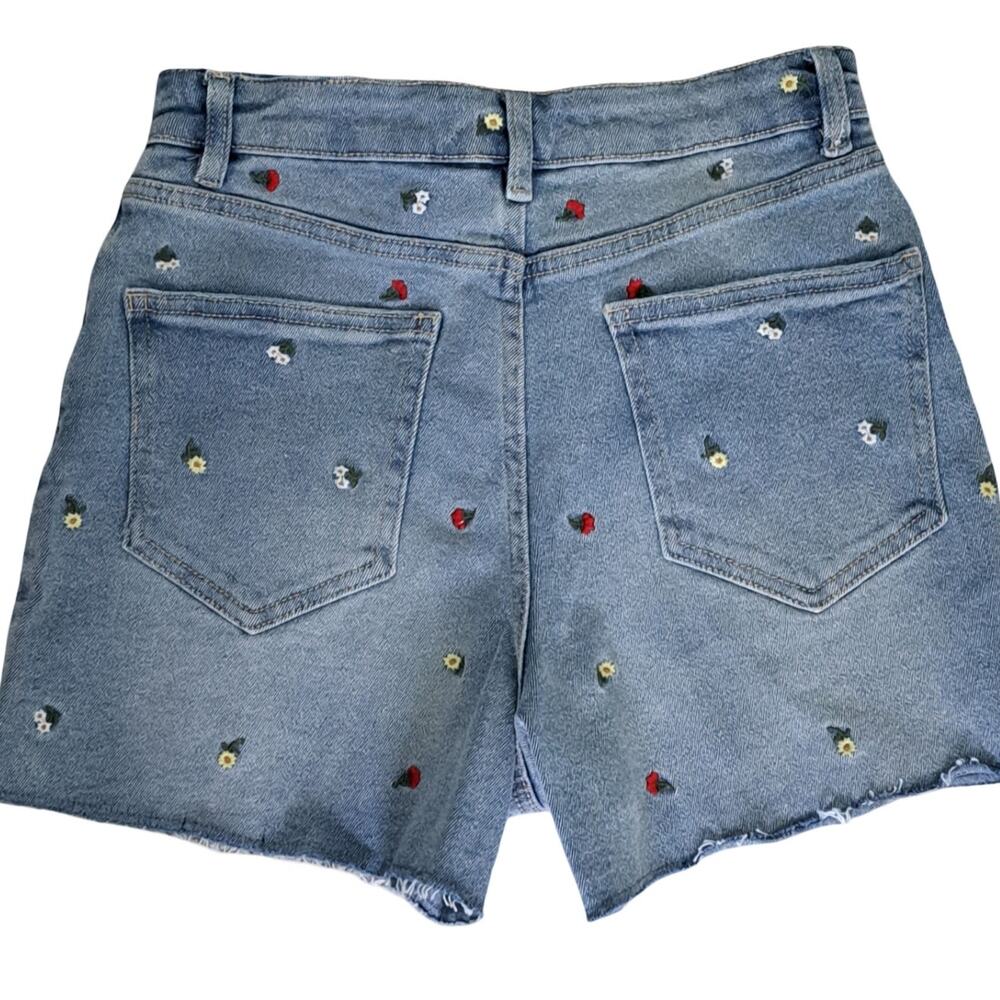 Dex Embroidered Flower High Waisted Denim Shorts NWOT Frayed Raw Hem Size 26 - Picture 7 of 9